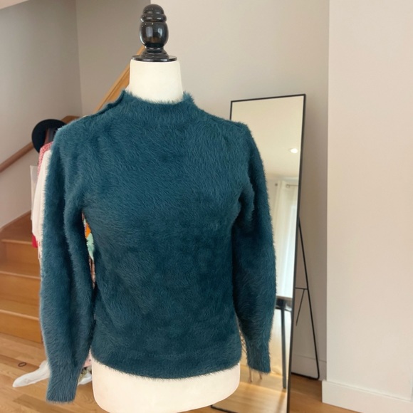 Banana Republic fuzzy green sweater - Picture 11 of 11